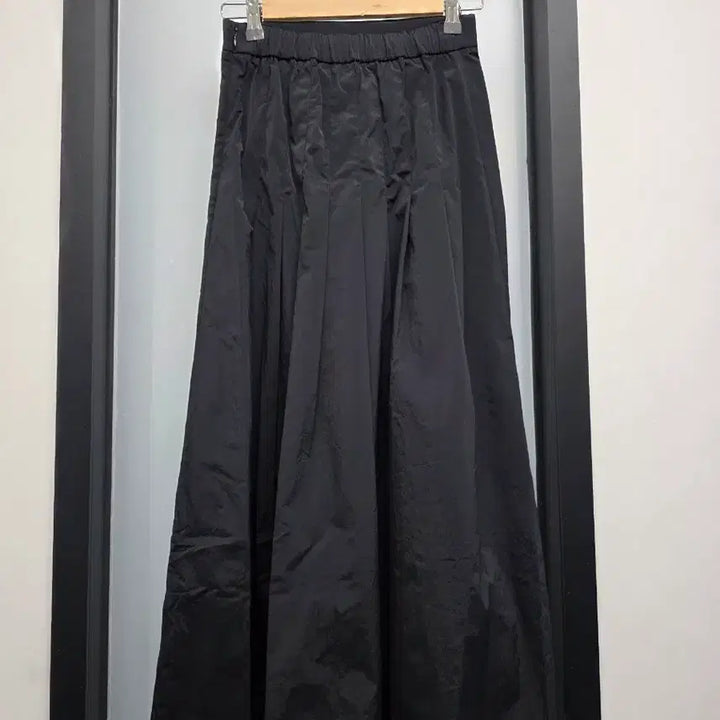 [SOLD OUT] SONJO 뒷밴딩 나일론 롱스커트