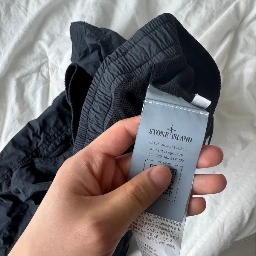 [BUNJANG] Stone Island Ghost Comfort Fit Trunk Pants Black / m)  25ss 스톤아일랜드 고스트 컴포트 핏 트렁크 팬츠 포켓 블랙