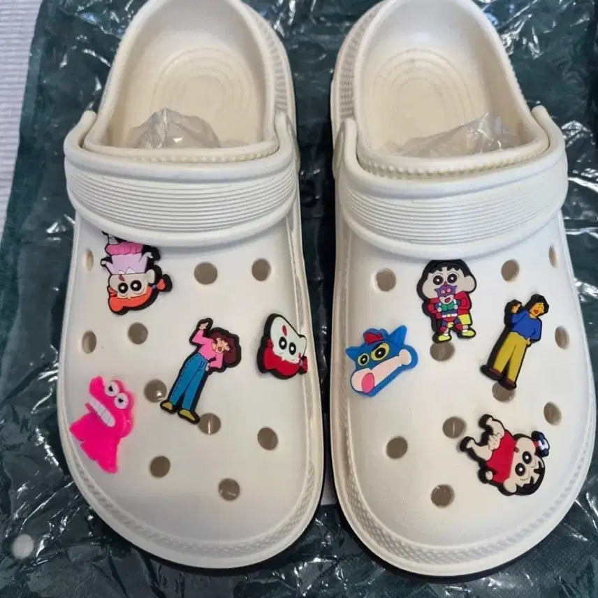 [BUNJANG] Crayon Shin-chan Sandals with Jibbitz (245-250) / 짱구 샌들 짱구 슬리퍼 짱구 지비츠 새상품(245~250)