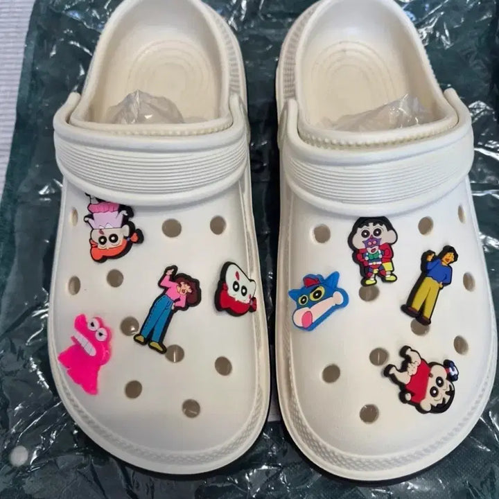 [BUNJANG] Crayon Shin-chan Sandals with Jibbitz (245-250) / 짱구 샌들 짱구 슬리퍼 짱구 지비츠 새상품(245~250)