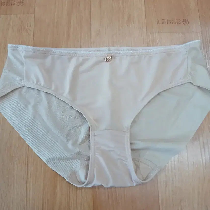 [BUNJANG] Beige Women&