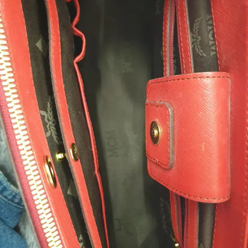 [BUNJANG] MCM Nuovael Saffiano Leather Handbag / MCM 누오보엘 사피아노 핸드백 (스트랩있음)