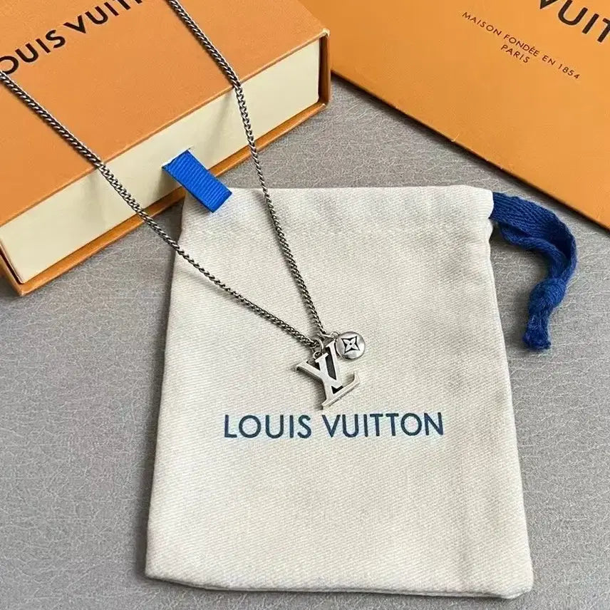 [BUNJANG] Louis Vuitton Necklace / 루이비통 패션 목걸이