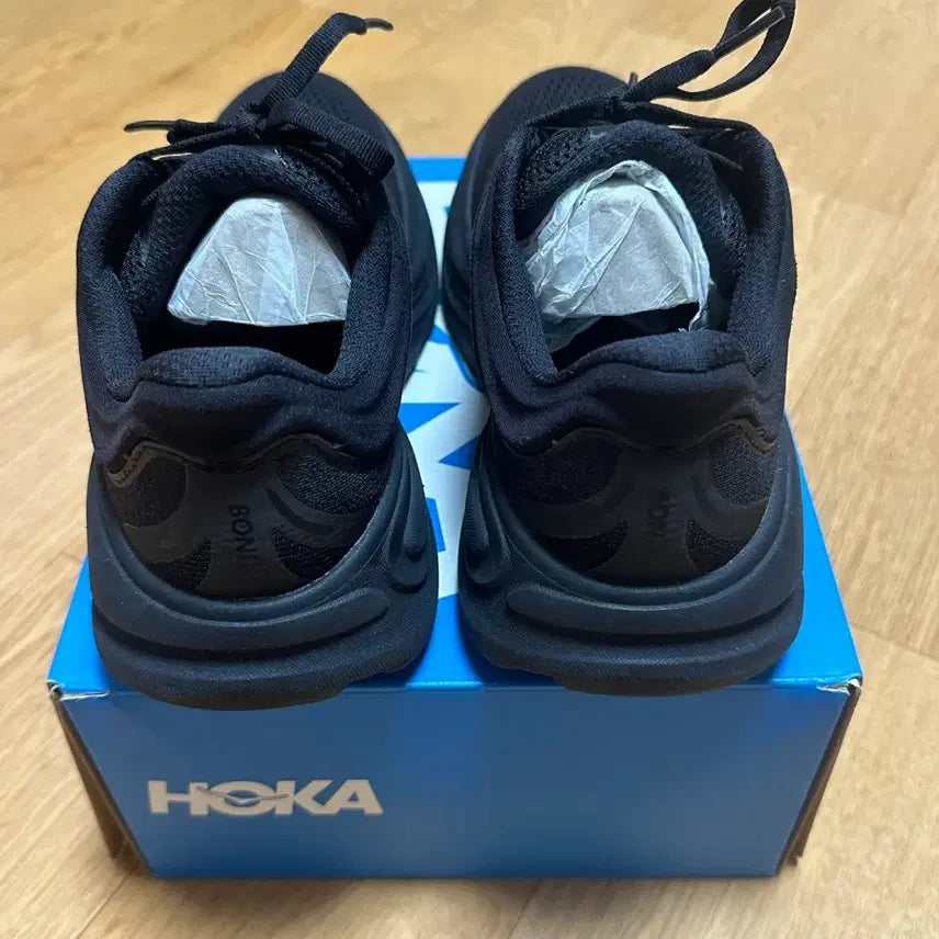[SOLD OUT] 호카 우먼 본디9 (230사이즈)
