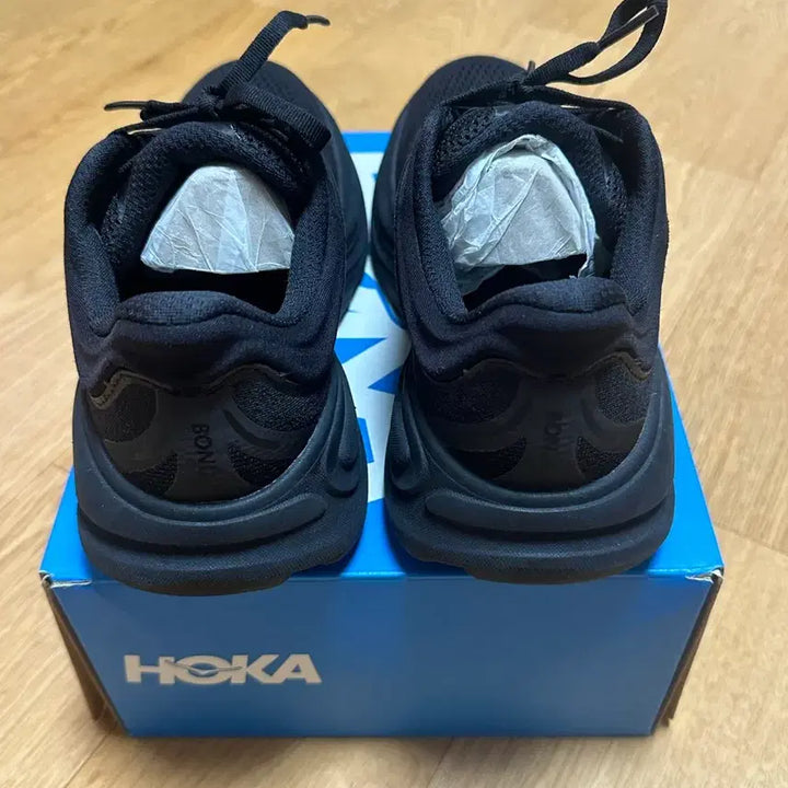 [SOLD OUT] 호카 우먼 본디9 (230사이즈)