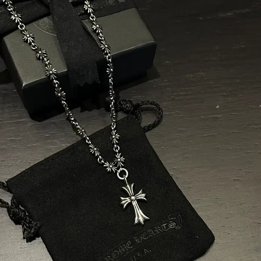 [BUNJANG] Chrome Hearts Classic Cross Necklace / 크롬하츠 클래식 크로스 목걸이 패션 아이템