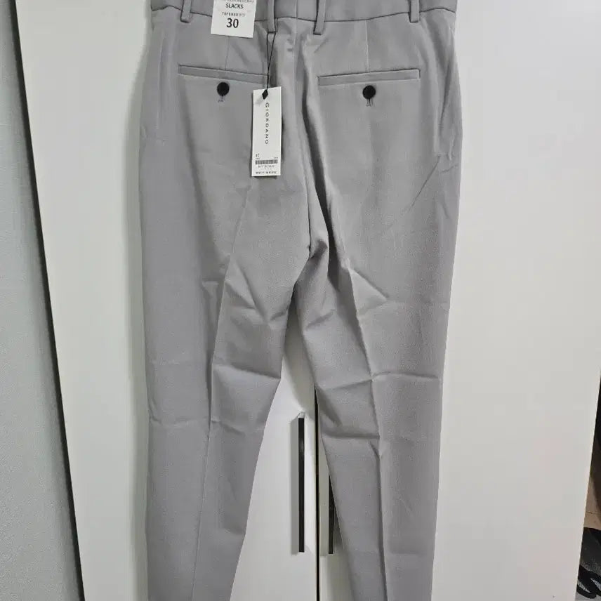 [BUNJANG] Giordano Tapered Fit Slacks (Gray) - New / 지오다노 테이퍼드핏 슬랙스 30 그레이 새상품