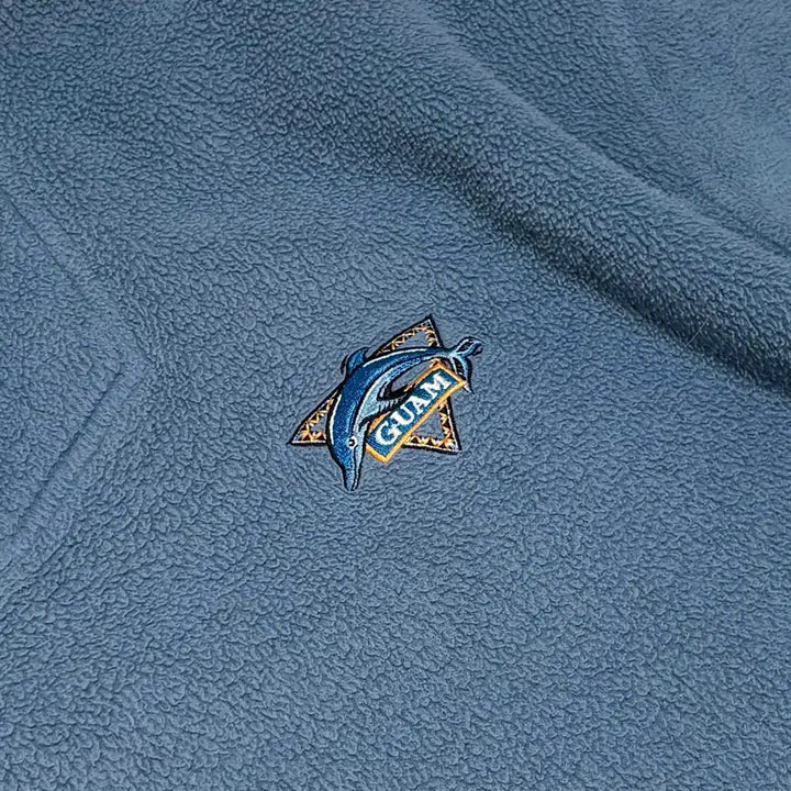 [BUNJANG] GUAM Dolphin Embroidered Half Zip Fleece Sweatshirt / 괌 돌핀 자수 하프 집업 플리스 스웨트셔츠