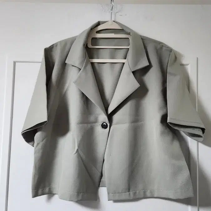 [BUNJANG] Short Sleeved Blazer Jacket - Khaki / 숏 자켓 반팔 블레이저 카키