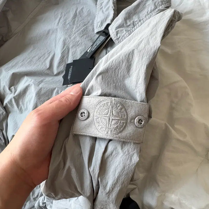 [SOLD OUT] m) 25ss 스톤아일랜드 고스트 오버셔츠 소프트필 앤 더스트그레이