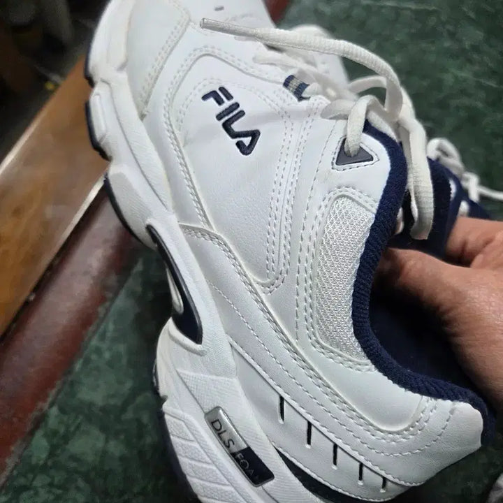 [BUNJANG] FILA DLS White Sneakers / 휠라 FILA 흰색 운동화 DLS폼260