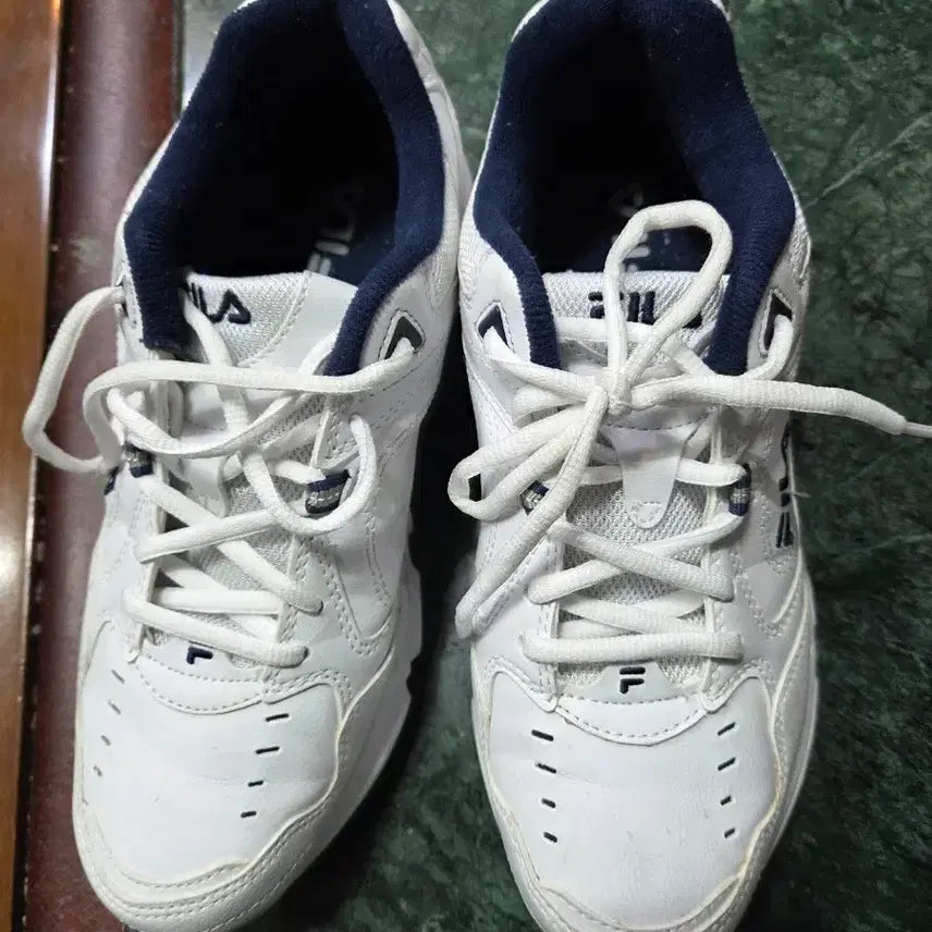 [BUNJANG] FILA DLS White Sneakers / 휠라 FILA 흰색 운동화 DLS폼260