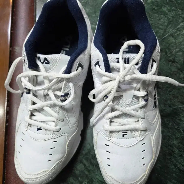 [BUNJANG] FILA DLS White Sneakers / 휠라 FILA 흰색 운동화 DLS폼260
