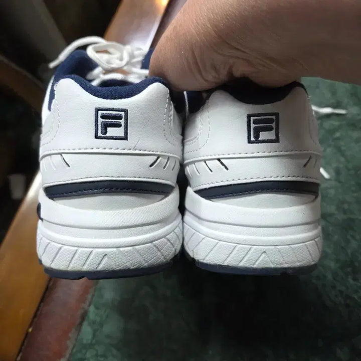 [BUNJANG] FILA DLS White Sneakers / 휠라 FILA 흰색 운동화 DLS폼260