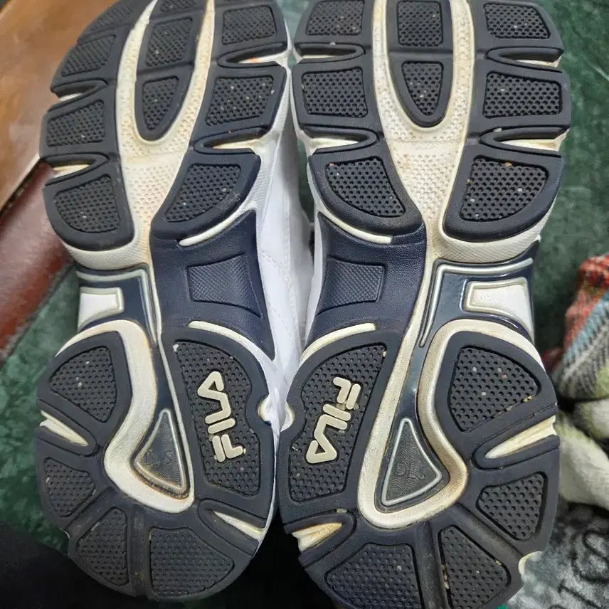 [BUNJANG] FILA DLS White Sneakers / 휠라 FILA 흰색 운동화 DLS폼260