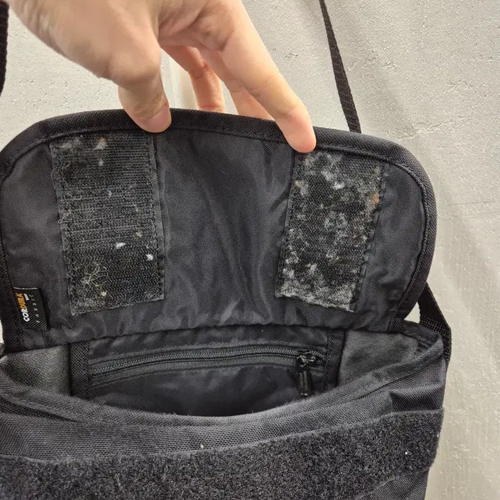 [BUNJANG] thisisneverthat Manhattan Portage Black Crossbody Bag / 디스이즈네버댓 맨하탄포티지 블랙 크로스백