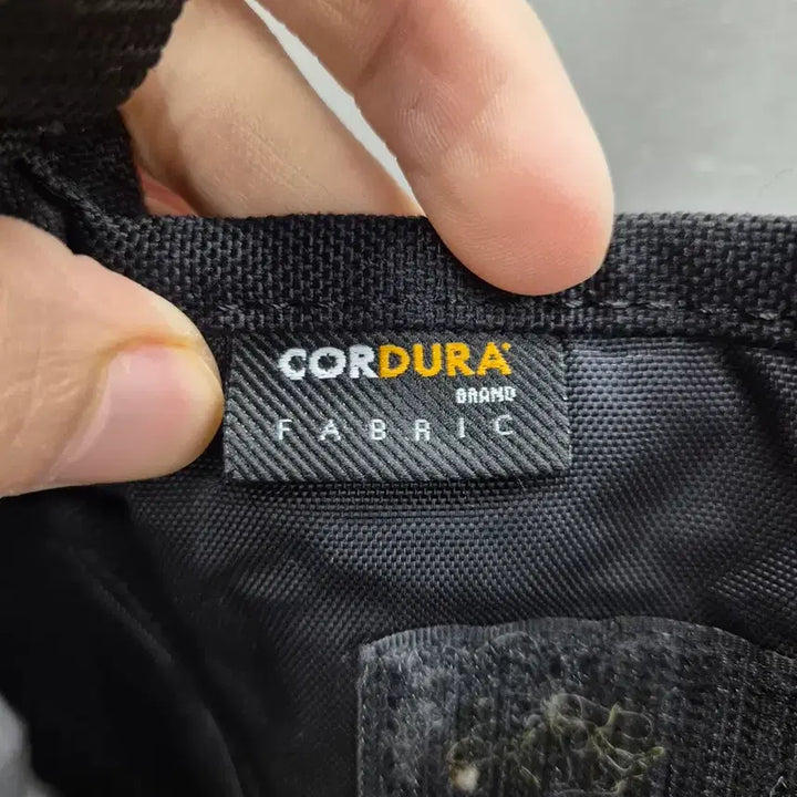 [BUNJANG] thisisneverthat Manhattan Portage Black Crossbody Bag / 디스이즈네버댓 맨하탄포티지 블랙 크로스백