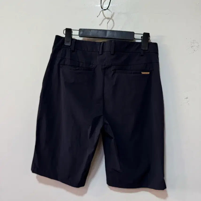 [SOLD OUT] 헨리코튼 골프 반바지 네이비 30-31