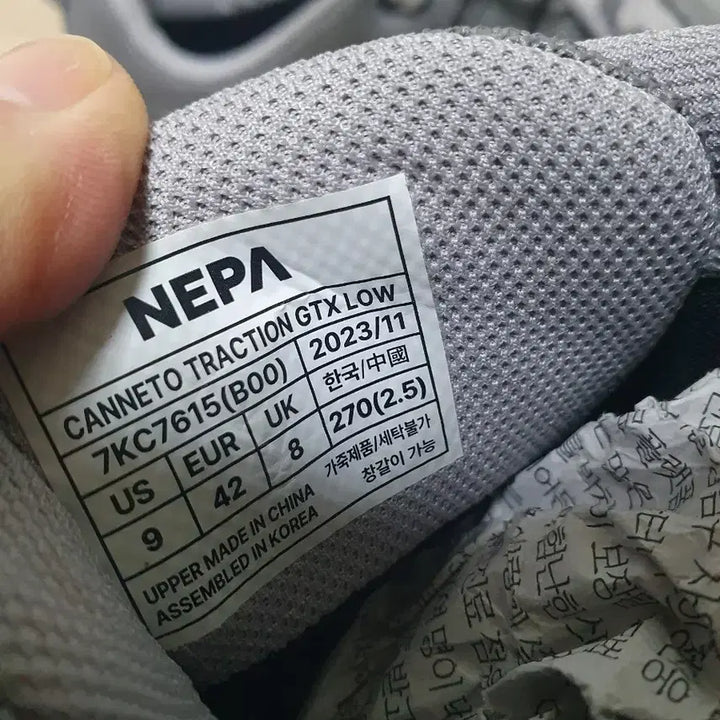 [BUNJANG] Nepa Kanneto Traction Gore-Tex Low Hiking Shoes 270 / 네파 칸네토 트랙션 고어텍스 로우 등산화 270