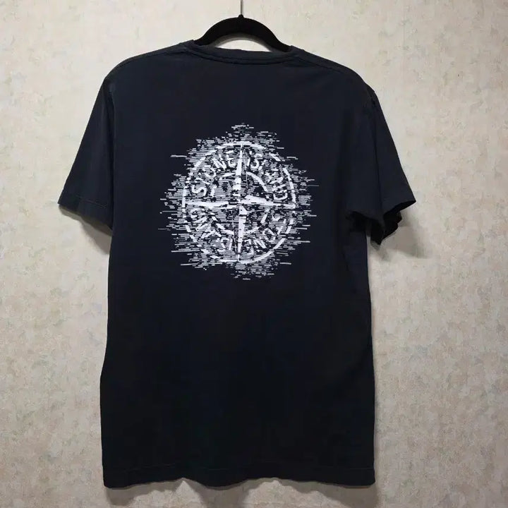[SOLD OUT] (무료배송)스톤아일랜드 그래픽 로고 프린팅 티셔츠
