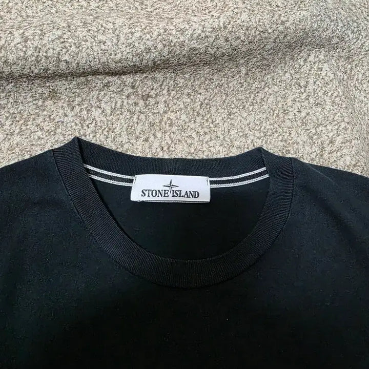 [SOLD OUT] (무료배송)스톤아일랜드 그래픽 로고 프린팅 티셔츠