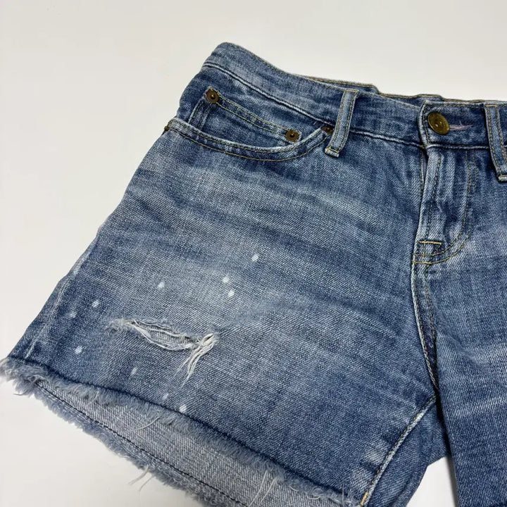 [BUNJANG] LOWRYS FARM Denim Cut-Off Shorts / 로리즈팜 데미지 컷오프 데님 숏팬츠
