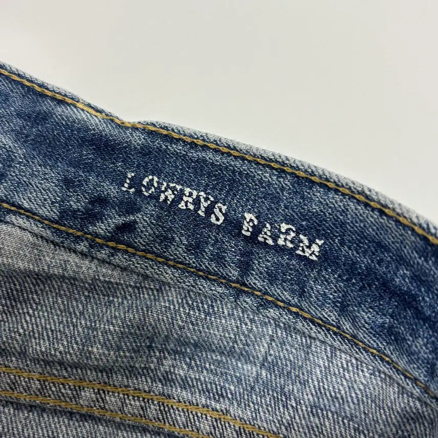 [BUNJANG] LOWRYS FARM Denim Cut-Off Shorts / 로리즈팜 데미지 컷오프 데님 숏팬츠