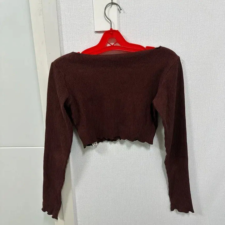 [SOLD OUT] 브라운 골지 크롭 긴팔티
