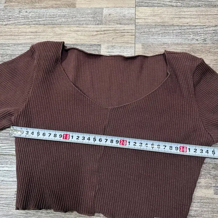 [SOLD OUT] 브라운 골지 크롭 긴팔티