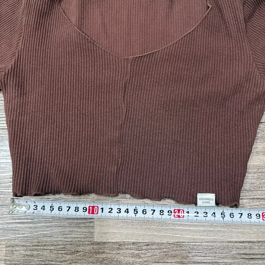 [SOLD OUT] 브라운 골지 크롭 긴팔티