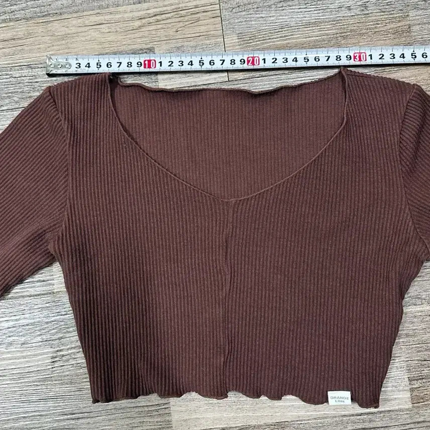 [SOLD OUT] 브라운 골지 크롭 긴팔티
