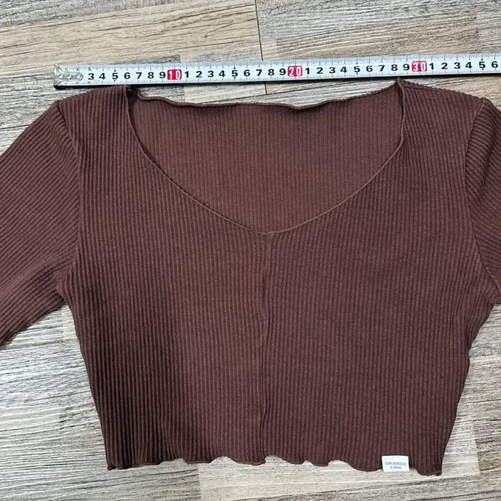 [SOLD OUT] 브라운 골지 크롭 긴팔티