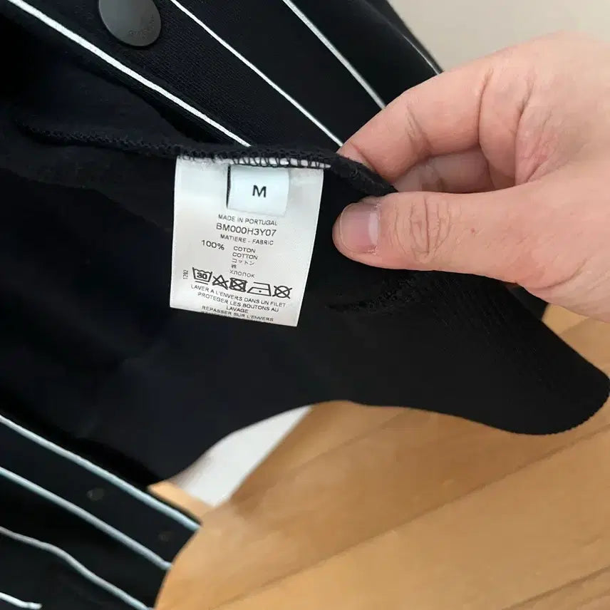 [BUNJANG] Givenchy Striped Black Cardigan / 지방시 스트라이프 블랙 가디건