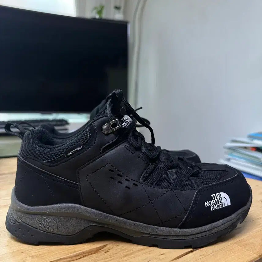 [BUNJANG] The North Face Classic Waterproof Hiking Shoes 240 / 노스페이스 클래식 워터프루프 등산화 240