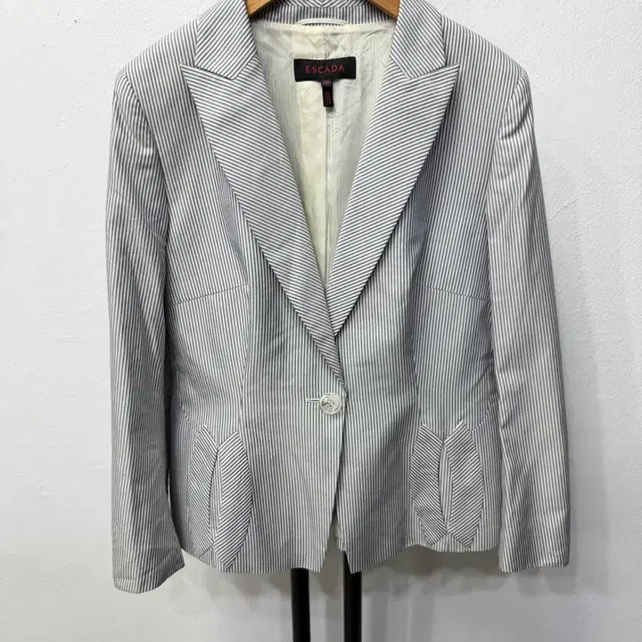 [BUNJANG] ESCADA Striped Jacket - Size 40 / 매장판정품) ESCADA 에스카다 스트라이프 자켓 40