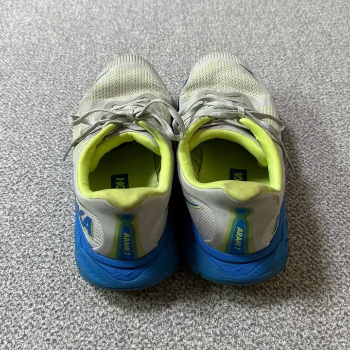 [BUNJANG] [정가 15만원] HOKA 호카 아라히7 러닝화 275 / [정가 15만원] HOKA 호카 아라히7 러닝화 275