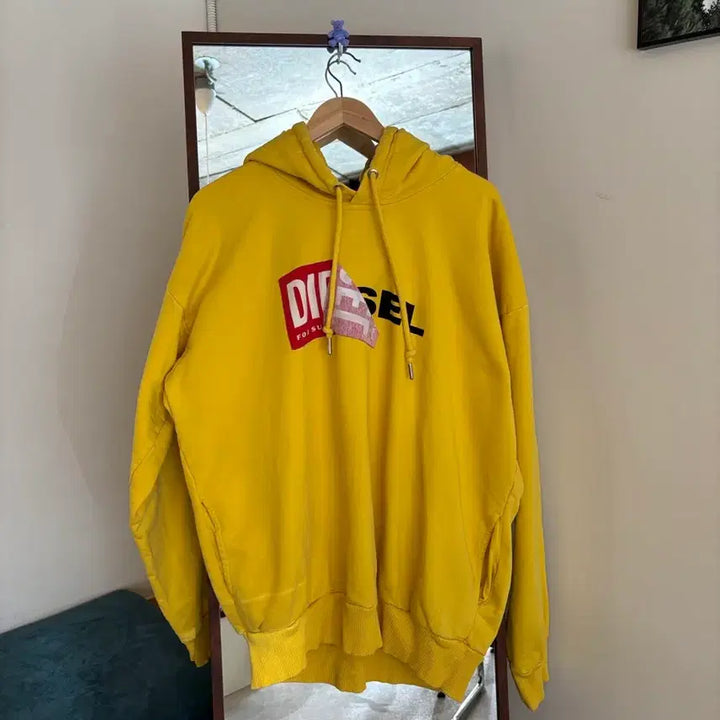 [BUNJANG] Diesel Yellow Hoodie / 디젤 후드티