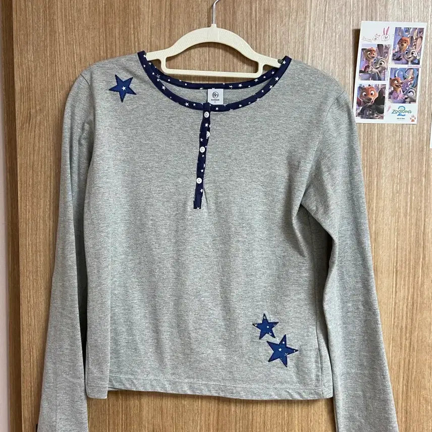 [SOLD OUT] RONRON 론론 스타패치 블로킹 헨리넥 롱슬리브 그레이