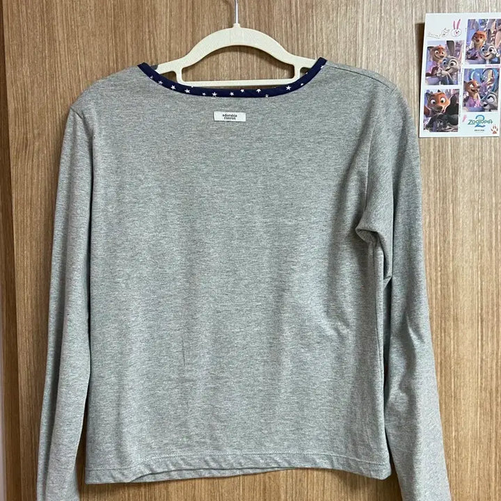 [SOLD OUT] RONRON 론론 스타패치 블로킹 헨리넥 롱슬리브 그레이