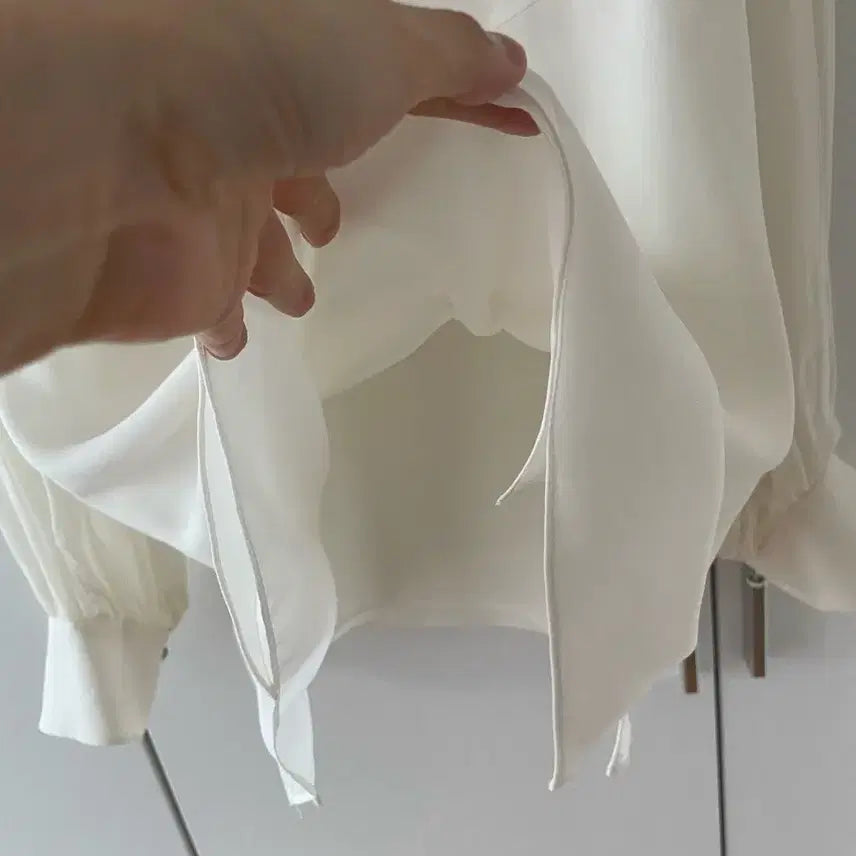 [BUNJANG] Misha Ivory Blouse / 미샤 블라우스