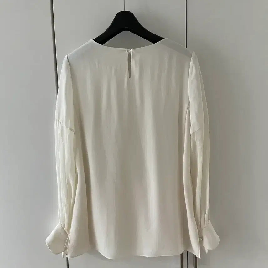 [BUNJANG] Misha Ivory Blouse / 미샤 블라우스