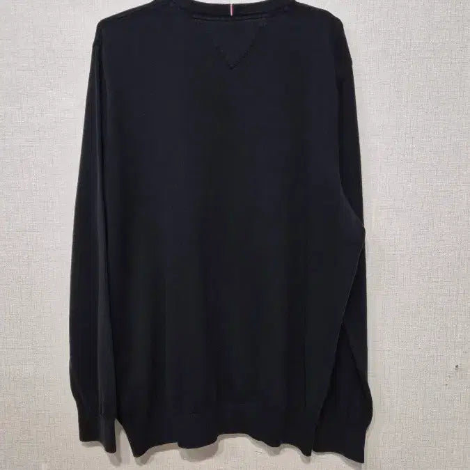 [BUNJANG] Tommy Hilfiger Black V-Neck Knit Long Sleeve / 타미힐피거 블랙 V넥 니트 긴팔