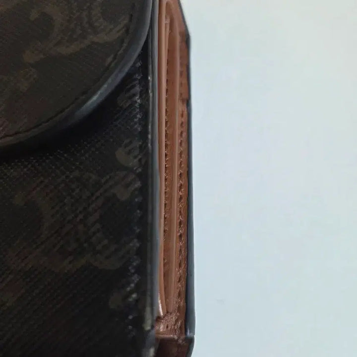 [BUNJANG] Celine Triomphe Canvas Flap Wallet Brown / 셀린느 트리옹프 캔버스 플랩 지갑 브라운 금장 / 구성O