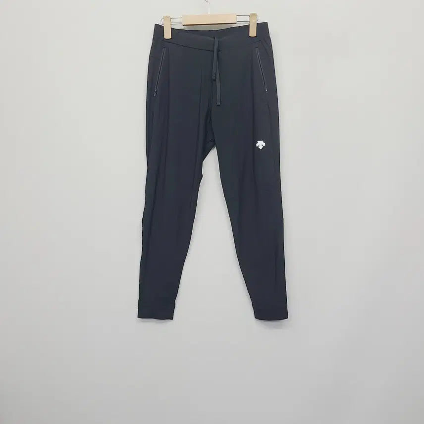 [SOLD OUT] 데상트 정품 쿨링 트리코트 반조거 팬츠 85(M) 검정 신축성 최상