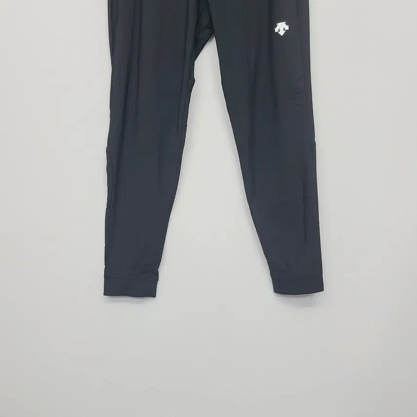[SOLD OUT] 데상트 정품 쿨링 트리코트 반조거 팬츠 85(M) 검정 신축성 최상