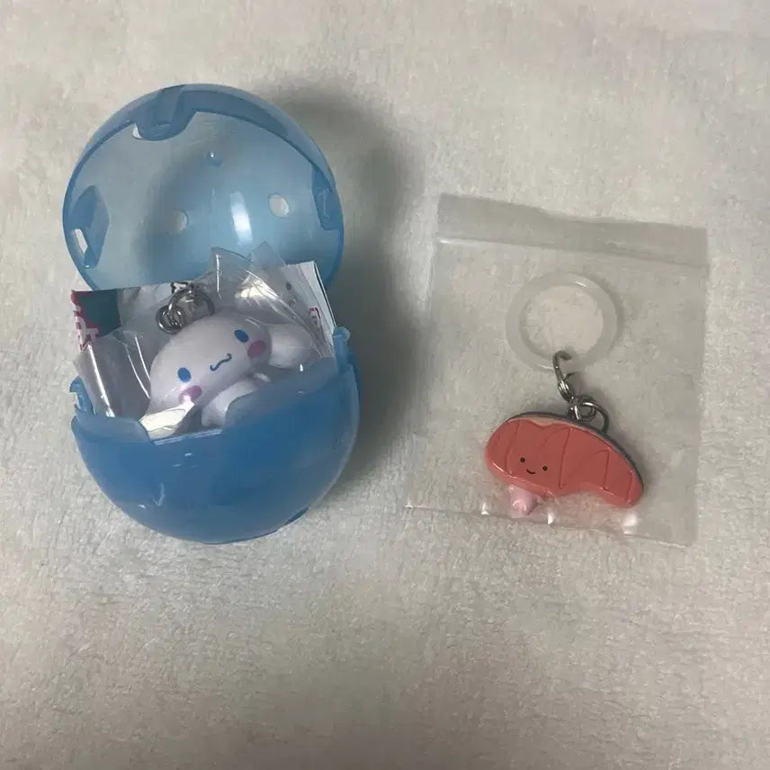 [BUNJANG] Kirimi-chan &amp; Cinnamoroll Mejirushi Keyring Bundle Set / (일괄)키리미짱 시나모롤 메지루시 키링 가챠