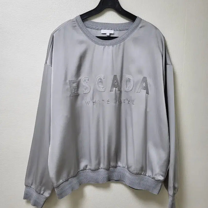 [SOLD OUT] 에스까다 S24 블라우스 95
