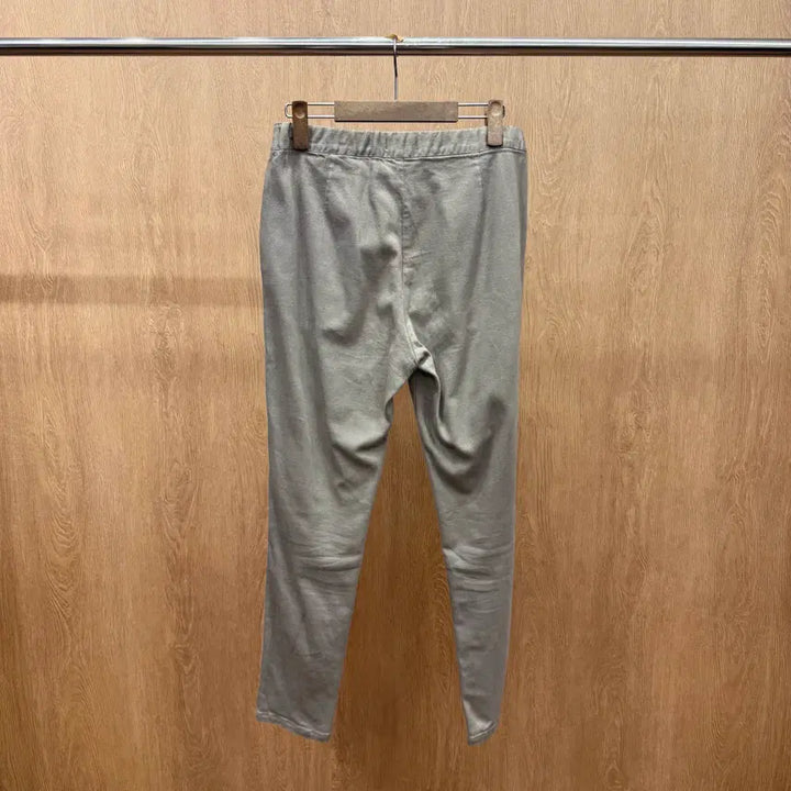 [SOLD OUT] 이세이미야케 플랜테이션 밴딩 팬츠 사이드 지퍼 포켓 디테일 그레이