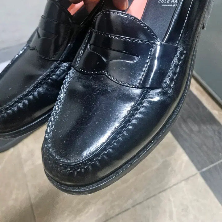[SOLD OUT] 콜한 블랙 페니 로퍼