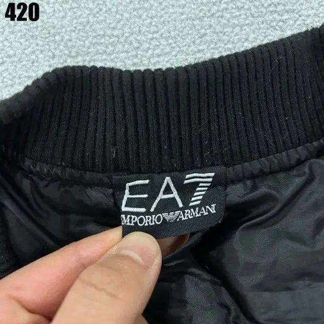 [BUNJANG] EA7 Black Bomber Padded Jacket / EA7 블랙 봄버 패딩 점퍼